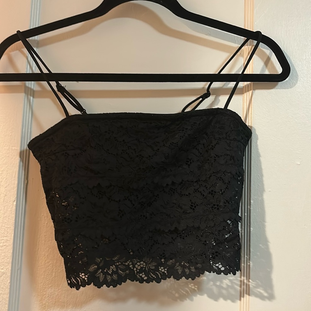 lace cropped top